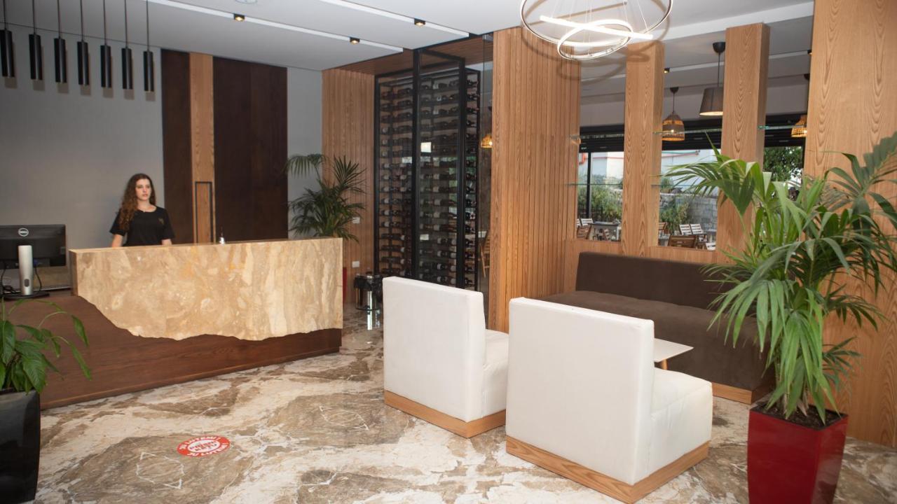 Hotel Qeparo Dış mekan fotoğraf